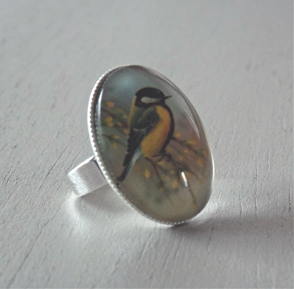 Ring - 25x18mm great tit bird cabochon, adjustable SP single band